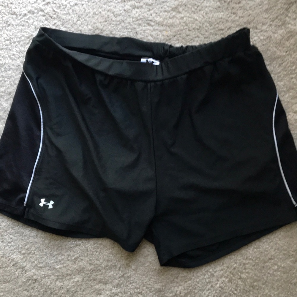 Under Armour - black and white Sport short